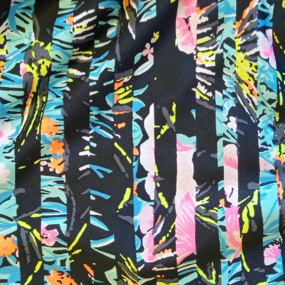 VSX size M sports bra - Picture 2 of 5